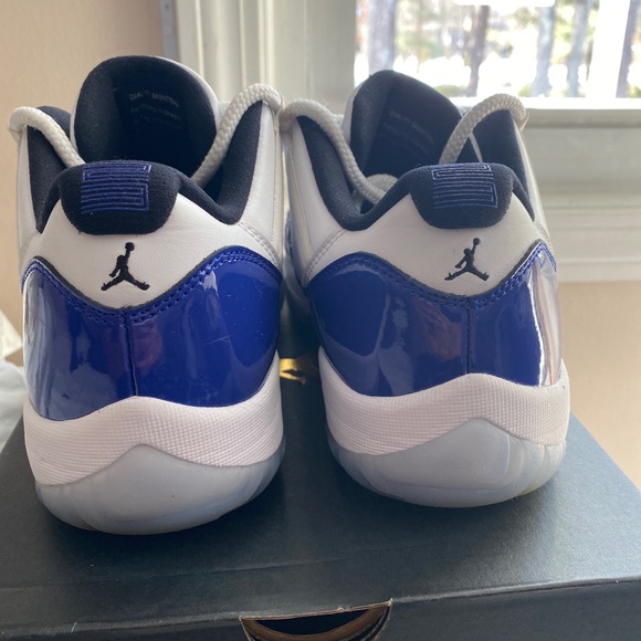 Jordan 11s Retro low - Picture 4 of 4